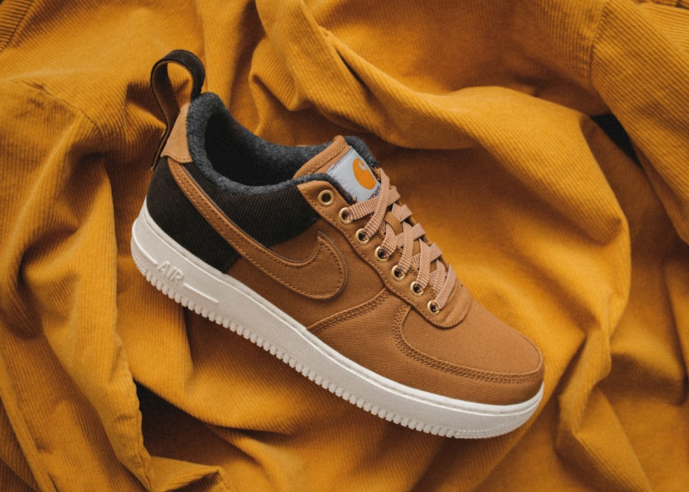 Urban Comfort Sneakers in tan leather